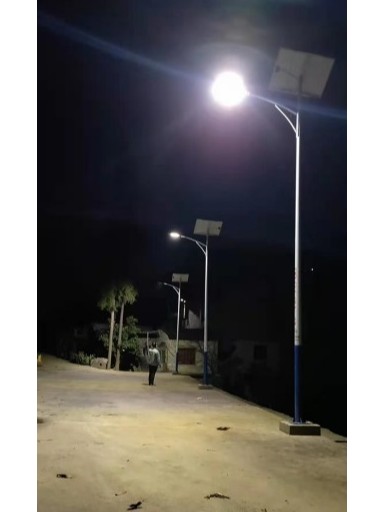 以匠心铸灯，用品质照亮前路——探秘南德太阳能路灯生产车间