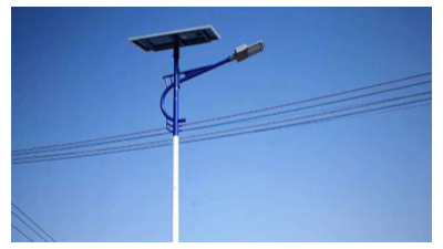 南德商学院：太阳能路灯多少钱一盏？