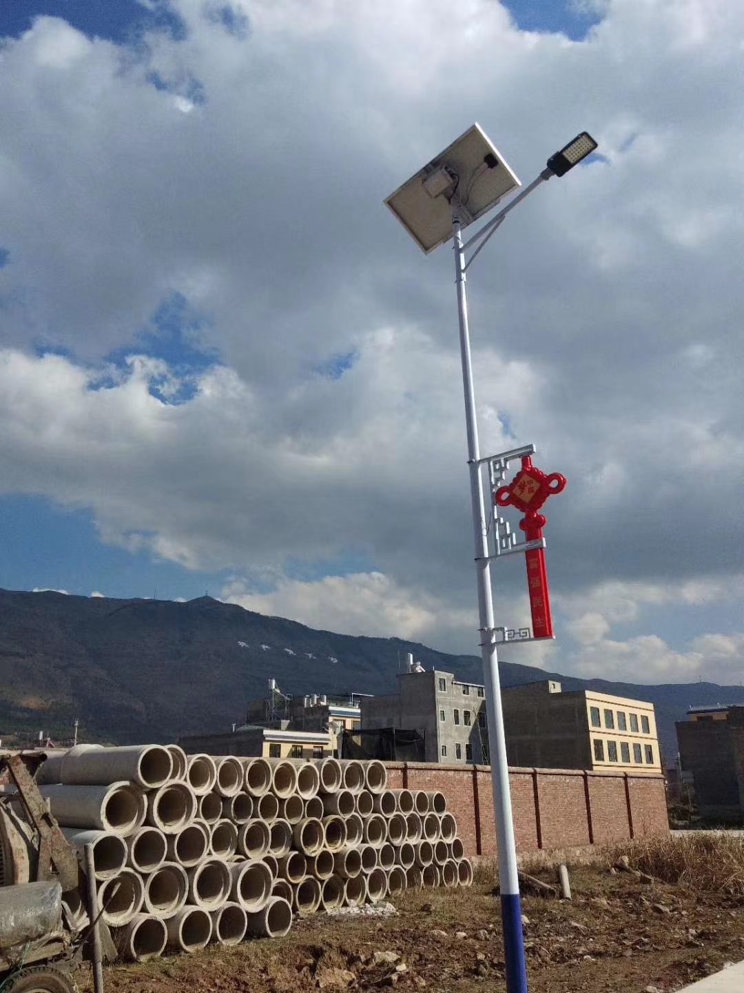 太阳能路灯+智能感应：人体光控设计，打造自适应照明体验