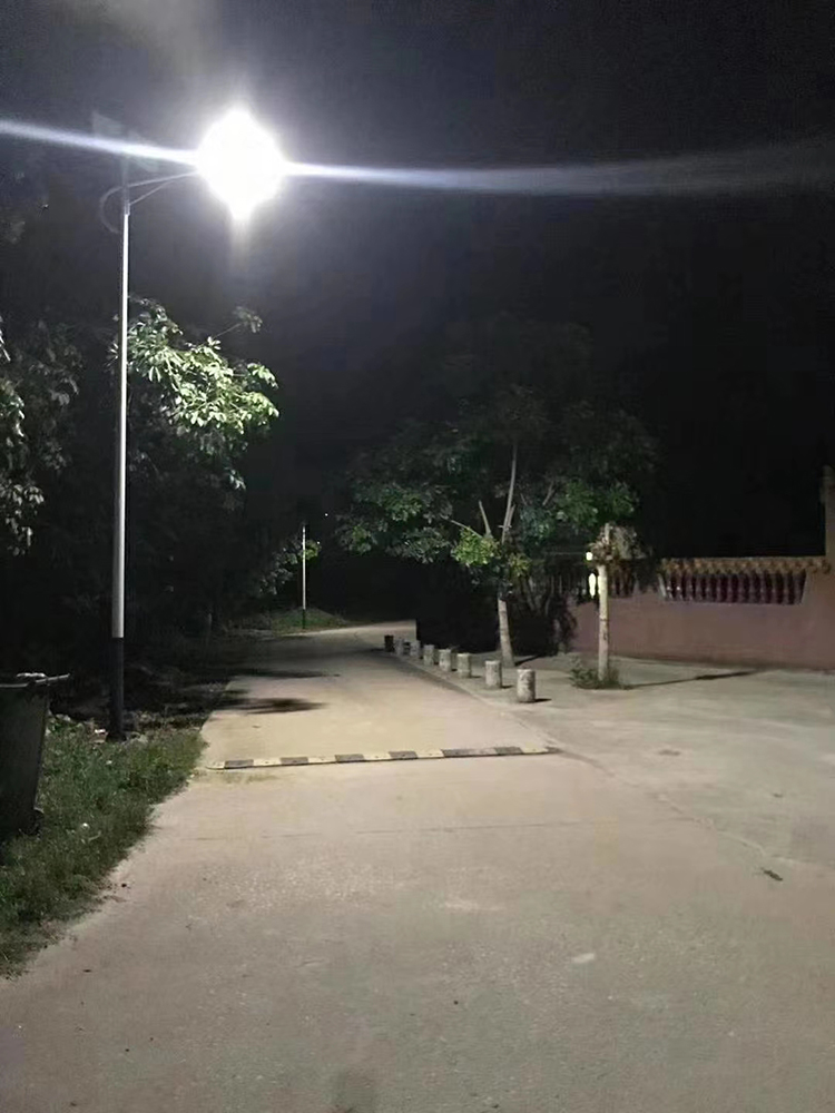 新农村太阳能路灯_太阳能led路灯_南德太阳能路灯