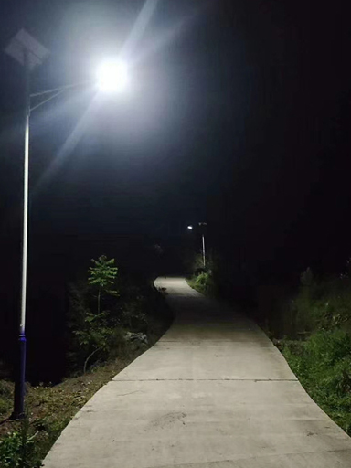 南德太阳能路灯走进湛江遂溪杨柑镇