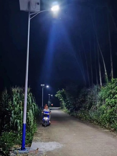 南德太阳能路灯——25年行业深耕，品质铸就信赖！