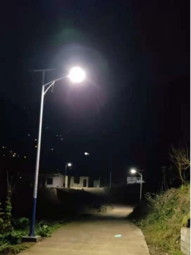 安装路灯“走得了”向“走得好”转变